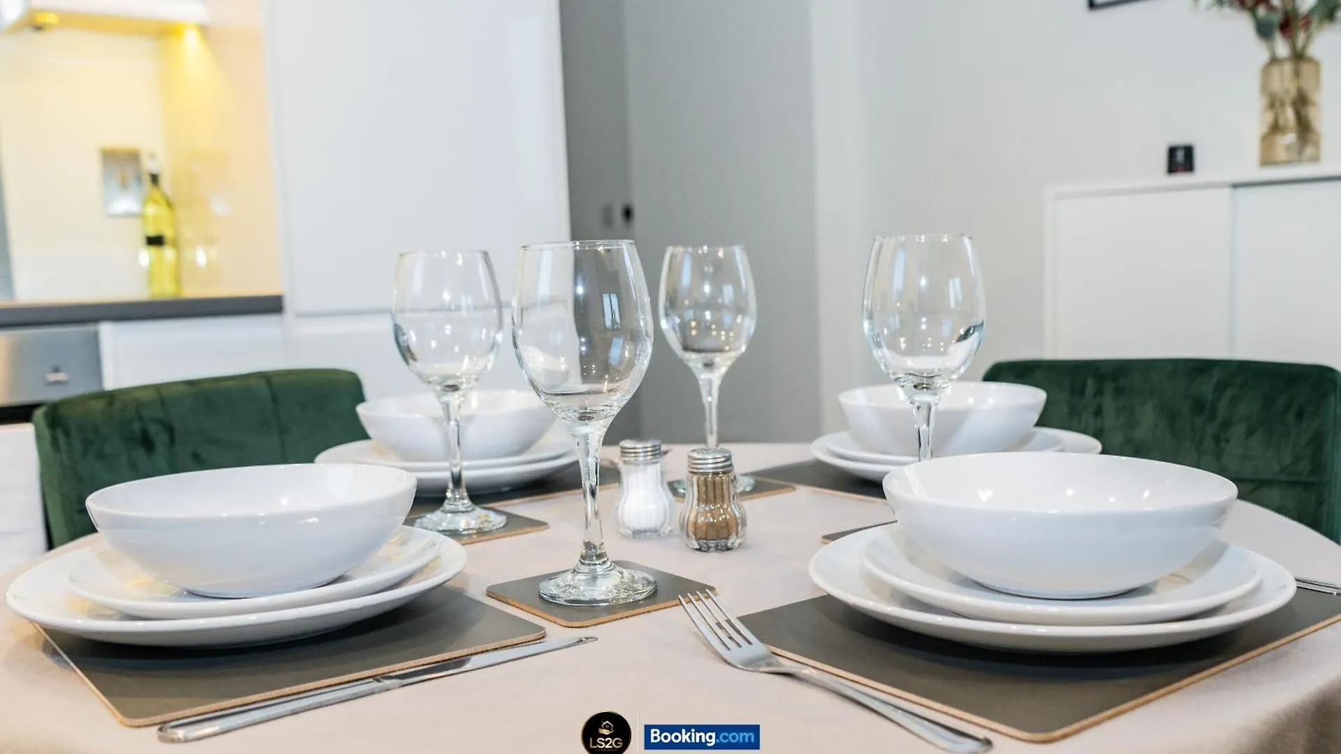 Spacious 2 Bedroom Apt By Ls2G Short Lets & Serviced Accommodation Greater London With Free Wifi United Kingdom